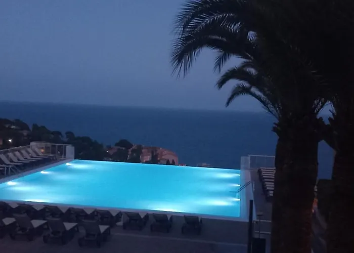 Zen Costa Plana Cap-d'Ail